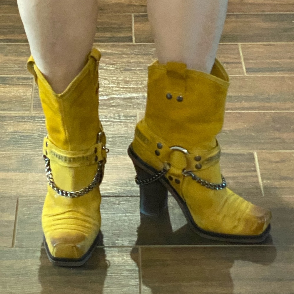 8.5 Lisa For D Pliner short cowgirl boots